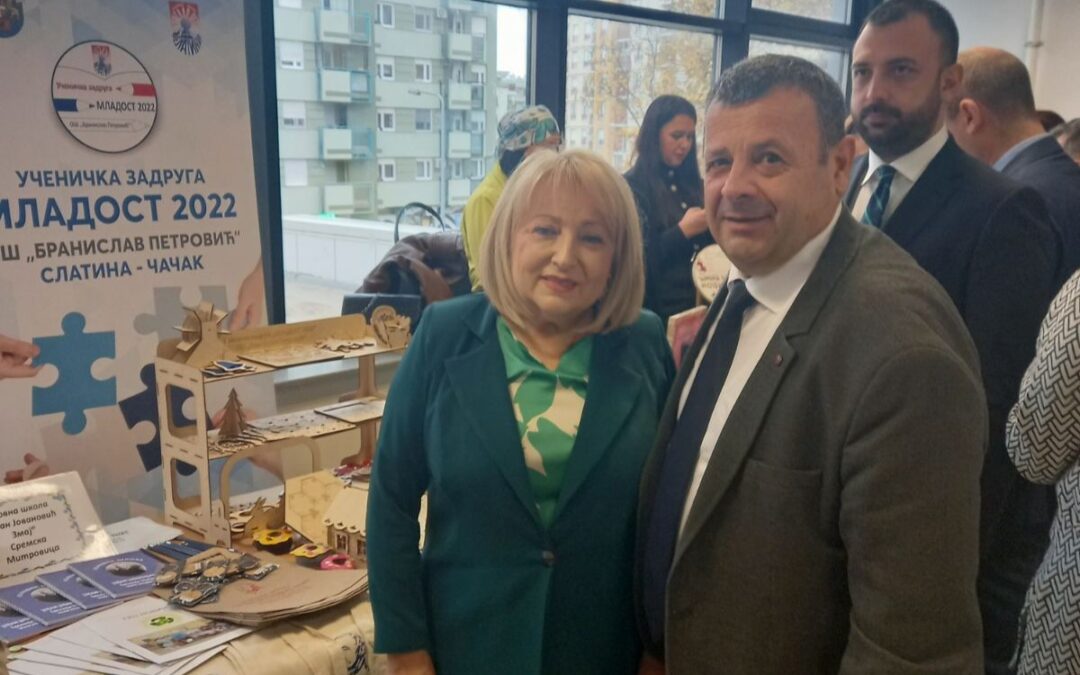 Додела средстава за опремање ученичких задруга